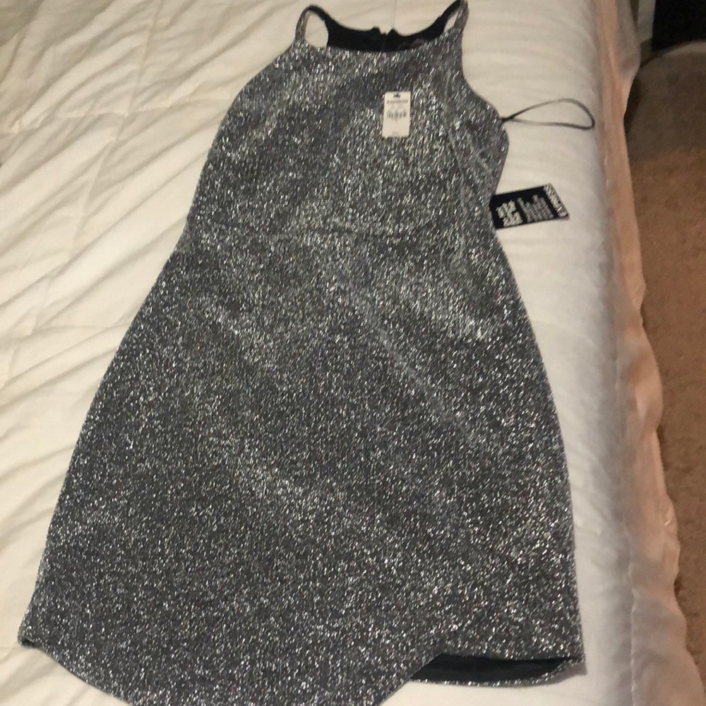 Dress - Picture 4 of 4